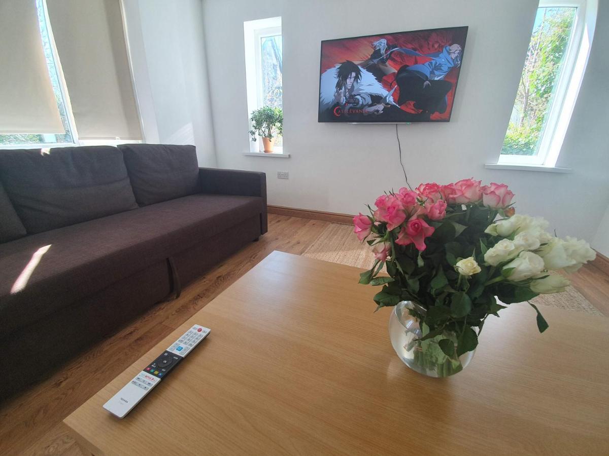 Beautiful House In The Heart Of A Golf Course. Apartment Manchester Exterior photo